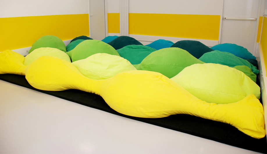 Pillow play at Pompidou Metz 05