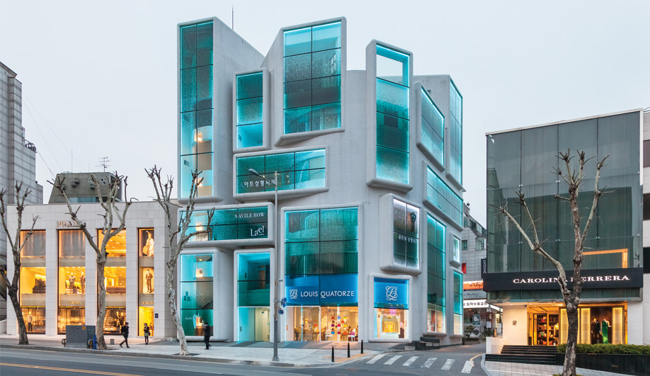 Azure Seoul Takes Centre Stage 18