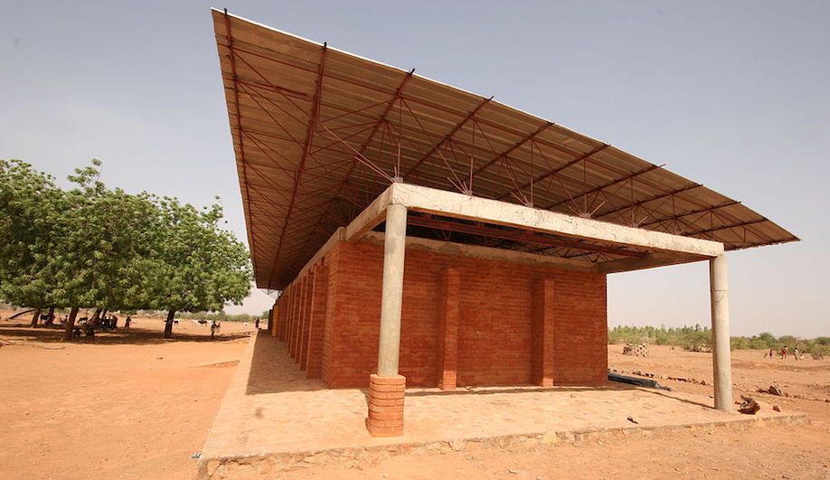 re-materializing construction, Gando Primary School